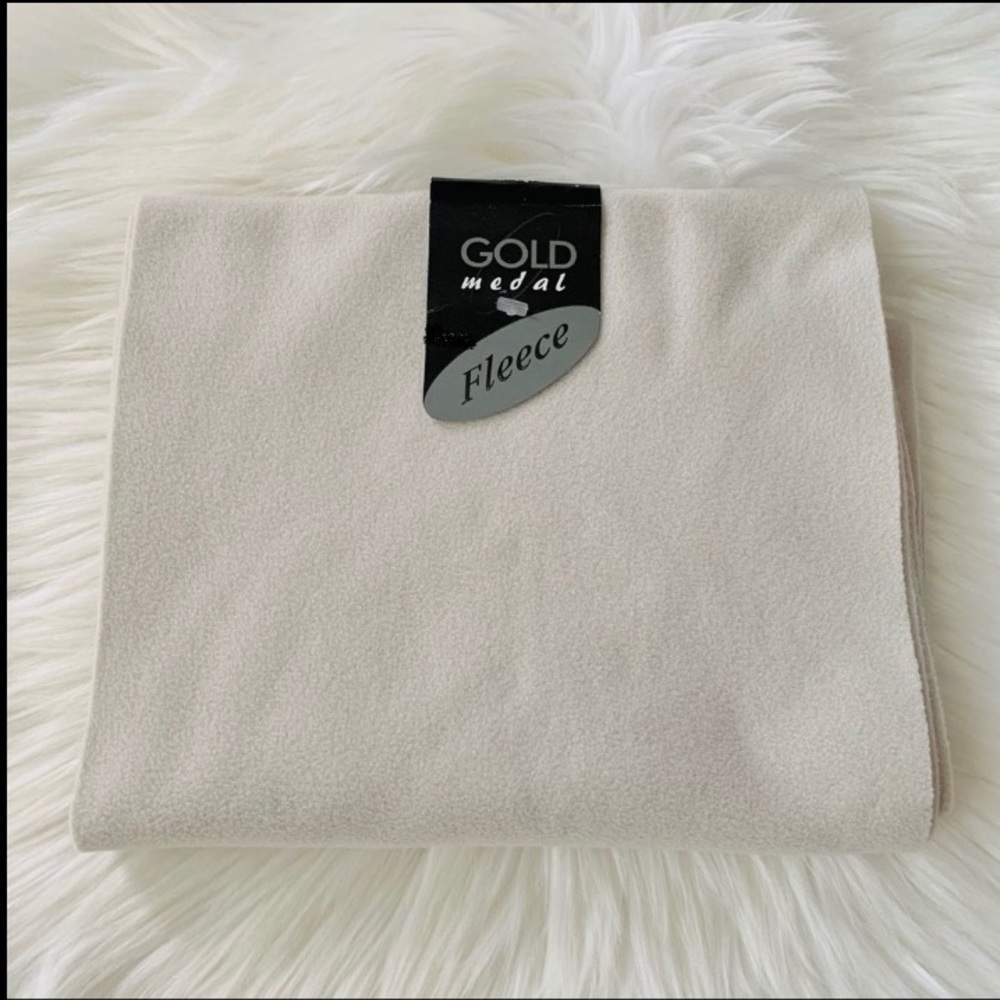 NWT Gold Medal Gray Fleece Scarf